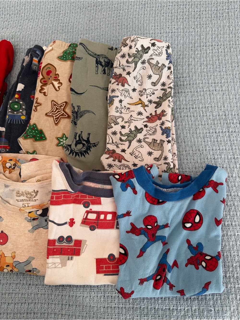 4T pajama bundle - Picture 3 of 6
